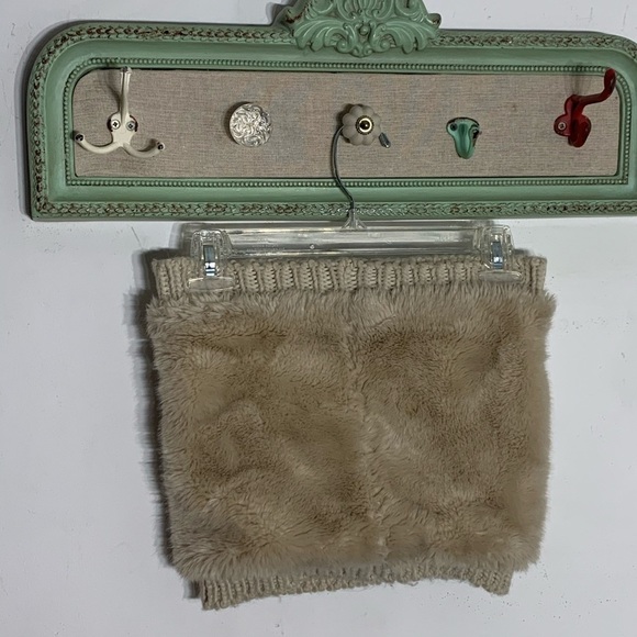 Faux Fur Oatmeal Infinity Neck Scarf Accessory - Picture 5 of 6